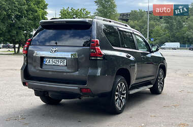 Внедорожник / Кроссовер Toyota Land Cruiser Prado 2022 в 