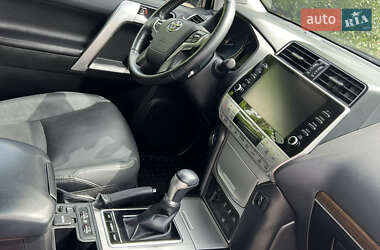 Внедорожник / Кроссовер Toyota Land Cruiser Prado 2022 в 