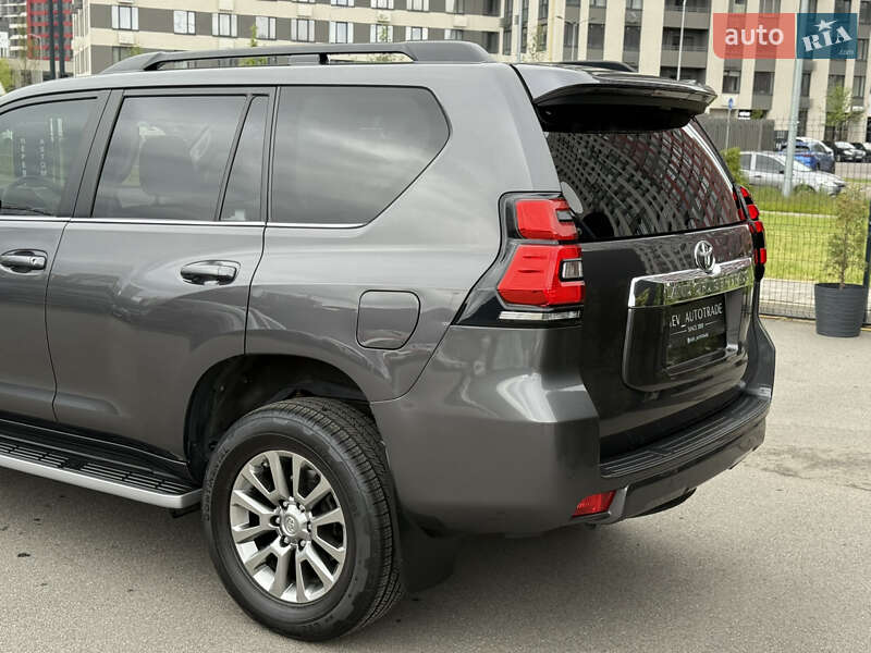 Внедорожник / Кроссовер Toyota Land Cruiser Prado 2017 в Киеве