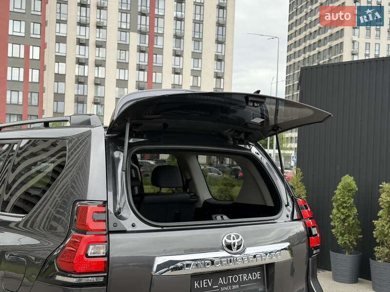 Внедорожник / Кроссовер Toyota Land Cruiser Prado 2017 в Киеве
