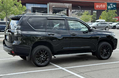 Внедорожник / Кроссовер Toyota Land Cruiser Prado 2020 в 