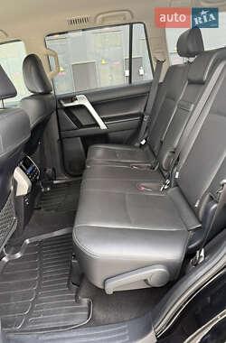 Внедорожник / Кроссовер Toyota Land Cruiser Prado 2020 в 