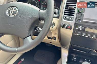 Внедорожник / Кроссовер Toyota Land Cruiser Prado 2004 в 