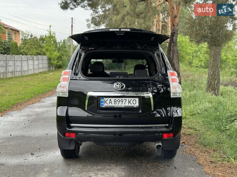 Позашляховик / Кросовер Toyota Land Cruiser Prado 2012 в Києві