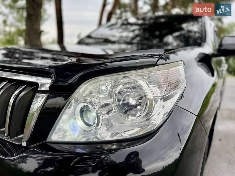 Позашляховик / Кросовер Toyota Land Cruiser Prado 2012 в Києві