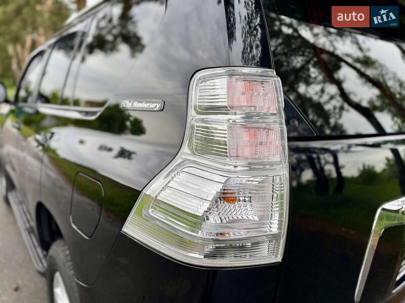 Позашляховик / Кросовер Toyota Land Cruiser Prado 2012 в Києві
