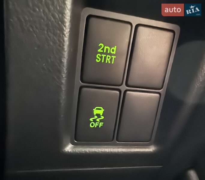 Позашляховик / Кросовер Toyota Land Cruiser Prado 2012 в Києві