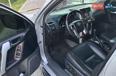 Внедорожник / Кроссовер Toyota Land Cruiser Prado 2010 в 