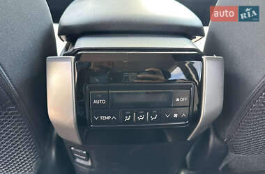 Внедорожник / Кроссовер Toyota Land Cruiser Prado 2020 в 
