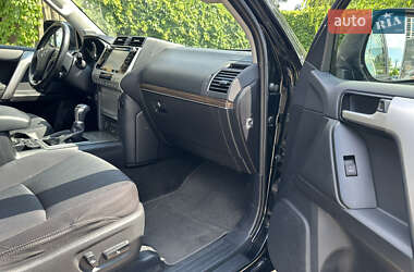 Внедорожник / Кроссовер Toyota Land Cruiser Prado 2020 в 