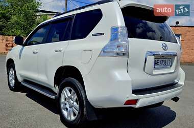 Позашляховик / Кросовер Toyota Land Cruiser Prado 2012 в 