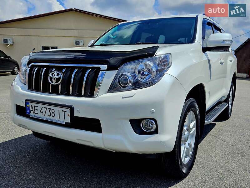 Позашляховик / Кросовер Toyota Land Cruiser Prado 2012 в 