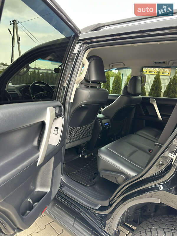 Внедорожник / Кроссовер Toyota Land Cruiser Prado 2019 в Черновцах