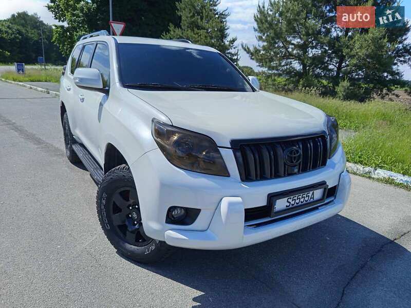 Внедорожник / Кроссовер Toyota Land Cruiser Prado 2011 в Мене