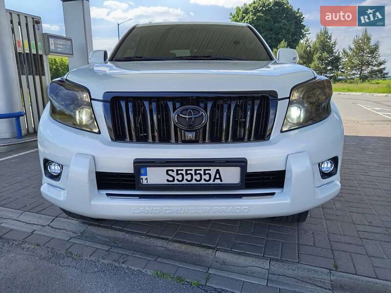 Внедорожник / Кроссовер Toyota Land Cruiser Prado 2011 в Мене