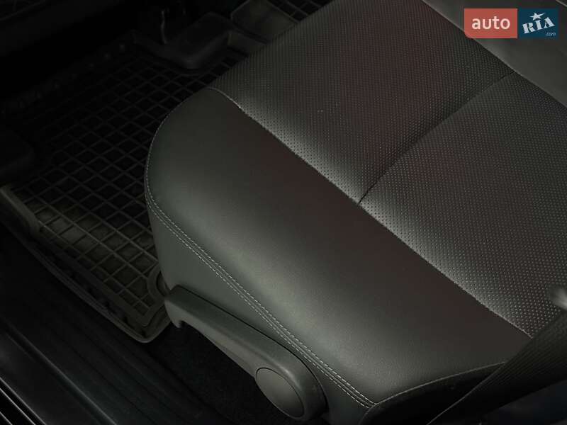 Позашляховик / Кросовер Toyota Land Cruiser Prado 2022 в Тернополі