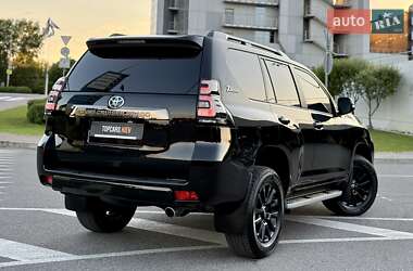 Внедорожник / Кроссовер Toyota Land Cruiser Prado 2022 в 