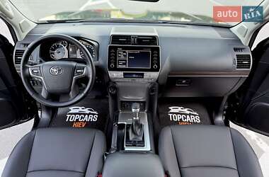 Внедорожник / Кроссовер Toyota Land Cruiser Prado 2022 в 