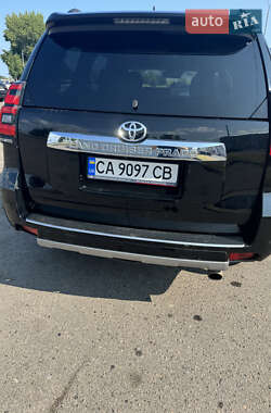Позашляховик / Кросовер Toyota Land Cruiser Prado 2019 в 