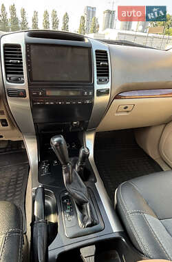 Внедорожник / Кроссовер Toyota Land Cruiser Prado 2006 в 