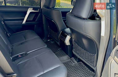 Внедорожник / Кроссовер Toyota Land Cruiser Prado 2021 в 