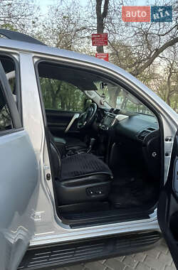 Внедорожник / Кроссовер Toyota Land Cruiser Prado 2013 в 