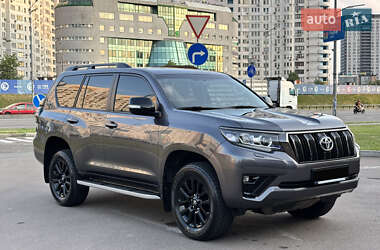 Внедорожник / Кроссовер Toyota Land Cruiser Prado 2022 в 