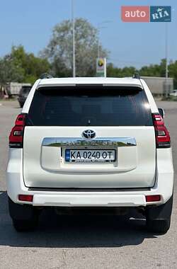 Позашляховик / Кросовер Toyota Land Cruiser Prado 2019 в 