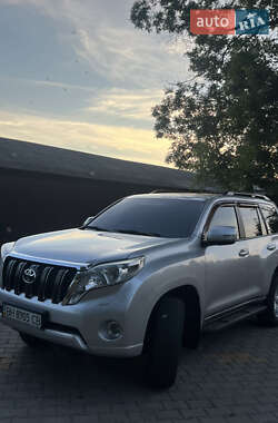 Внедорожник / Кроссовер Toyota Land Cruiser Prado 2013 в 