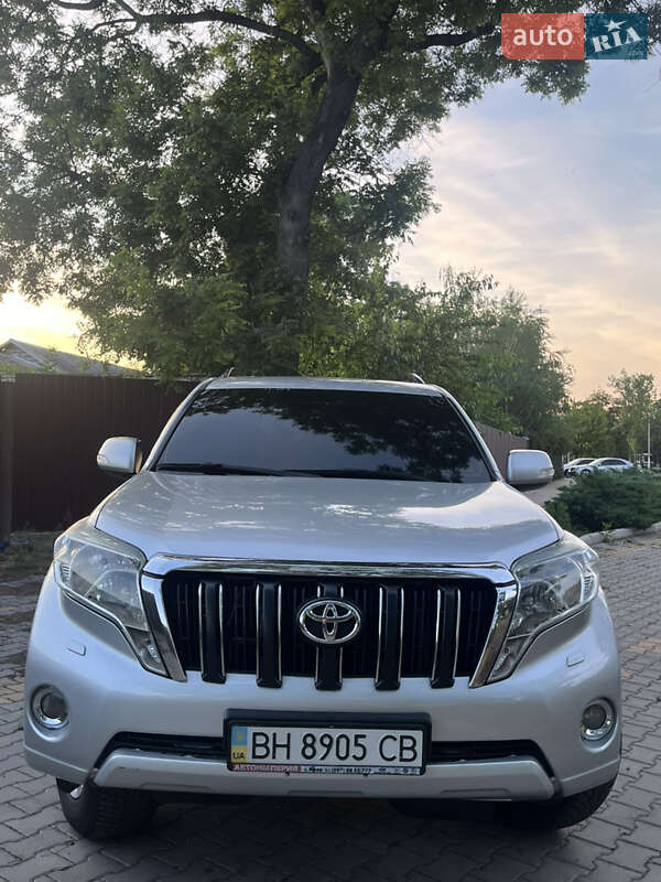 Внедорожник / Кроссовер Toyota Land Cruiser Prado 2013 в Измаиле