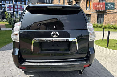 Позашляховик / Кросовер Toyota Land Cruiser Prado 2011 в 