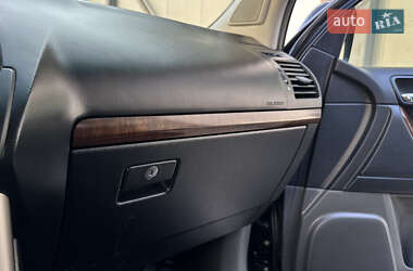 Позашляховик / Кросовер Toyota Land Cruiser Prado 2011 в 