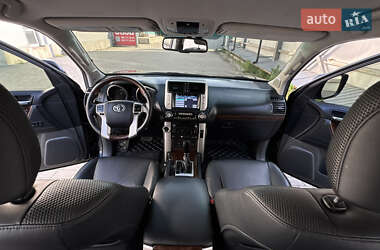 Позашляховик / Кросовер Toyota Land Cruiser Prado 2011 в 