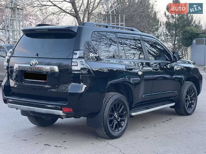 Toyota Land Cruiser Prado 2021