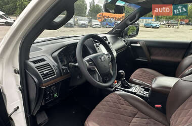 Позашляховик / Кросовер Toyota Land Cruiser Prado 2019 в 