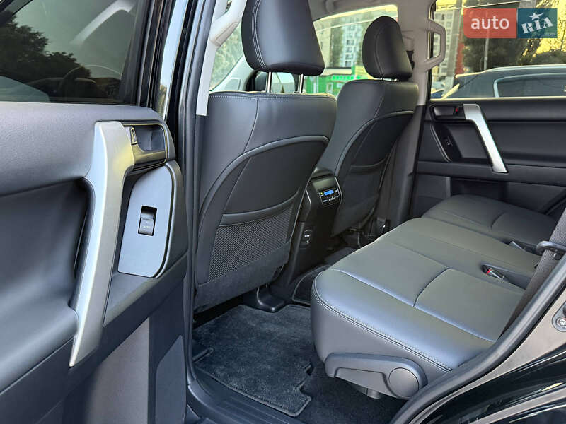 Внедорожник / Кроссовер Toyota Land Cruiser Prado 2021 в Киеве