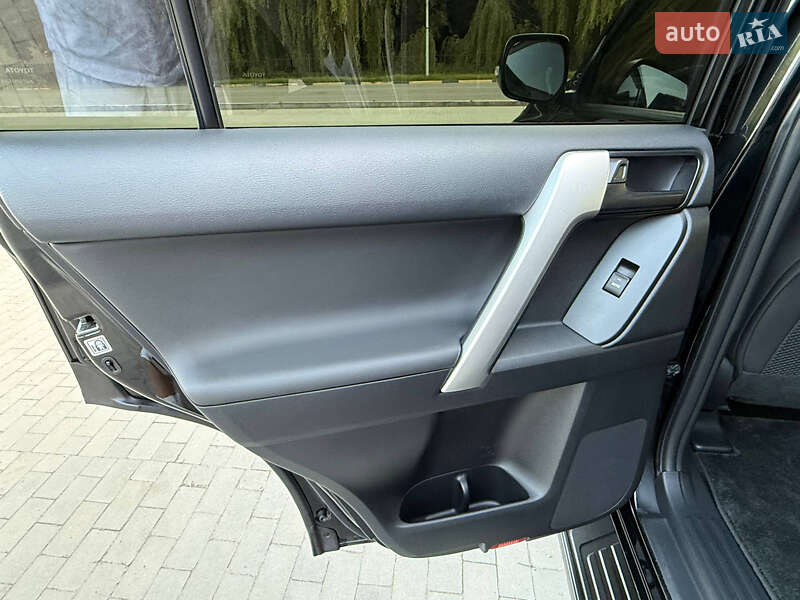 Внедорожник / Кроссовер Toyota Land Cruiser Prado 2021 в Киеве