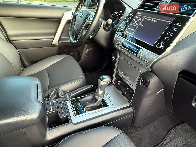 Внедорожник / Кроссовер Toyota Land Cruiser Prado 2021 в Киеве