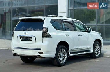 Внедорожник / Кроссовер Toyota Land Cruiser Prado 2010 в 
