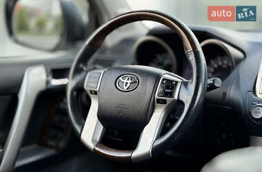 Внедорожник / Кроссовер Toyota Land Cruiser Prado 2010 в 
