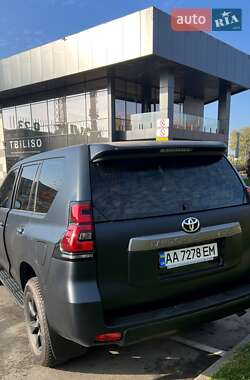 Внедорожник / Кроссовер Toyota Land Cruiser Prado 2019 в 