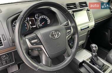 Внедорожник / Кроссовер Toyota Land Cruiser Prado 2020 в 