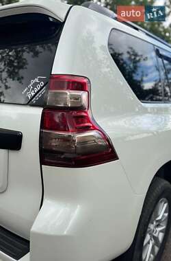 Внедорожник / Кроссовер Toyota Land Cruiser Prado 2013 в 