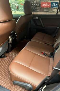 Внедорожник / Кроссовер Toyota Land Cruiser Prado 2021 в 