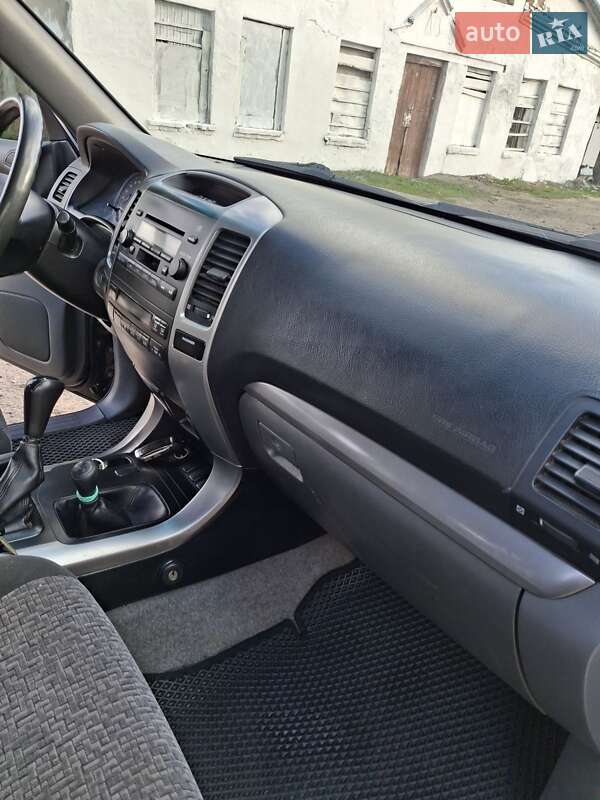 Внедорожник / Кроссовер Toyota Land Cruiser Prado 2005 в Краснокутске