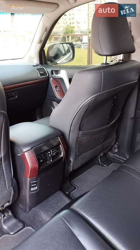 Внедорожник / Кроссовер Toyota Land Cruiser Prado 2017 в Киеве