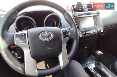 Внедорожник / Кроссовер Toyota Land Cruiser Prado 2017 в 