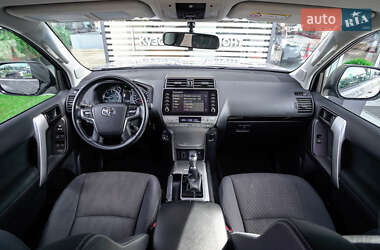 Внедорожник / Кроссовер Toyota Land Cruiser Prado 2022 в 