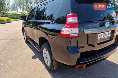 Внедорожник / Кроссовер Toyota Land Cruiser Prado 2017 в 
