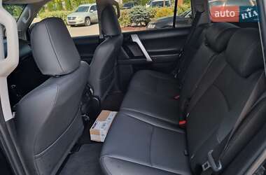 Внедорожник / Кроссовер Toyota Land Cruiser Prado 2017 в 